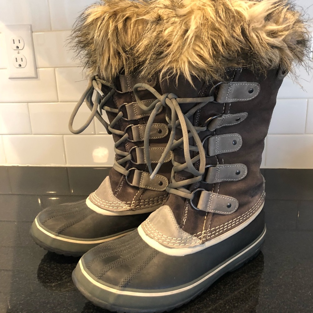 Joan of Artic Sorel size 7